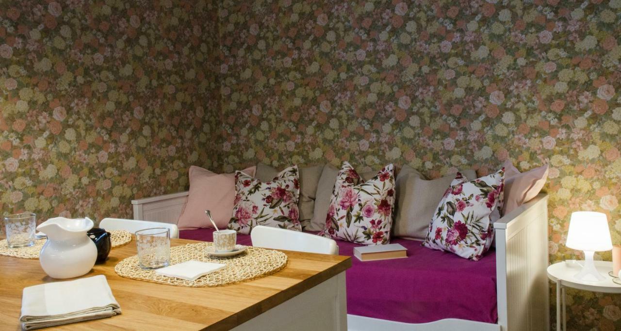 Flowers Apartment Joivy 25 Como Kültér fotó