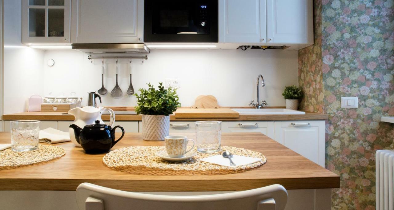 Flowers Apartment Joivy 25 Como Kültér fotó