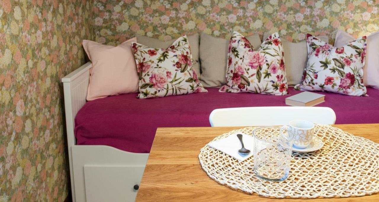 Flowers Apartment Joivy 25 Como Kültér fotó