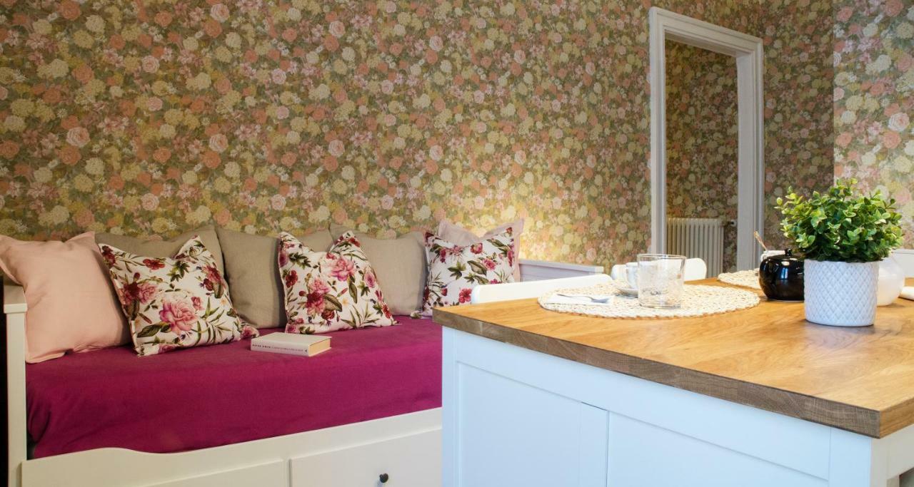 Flowers Apartment Joivy 25 Como Kültér fotó