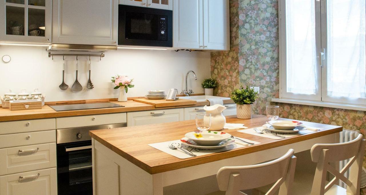Flowers Apartment Joivy 25 Como Kültér fotó